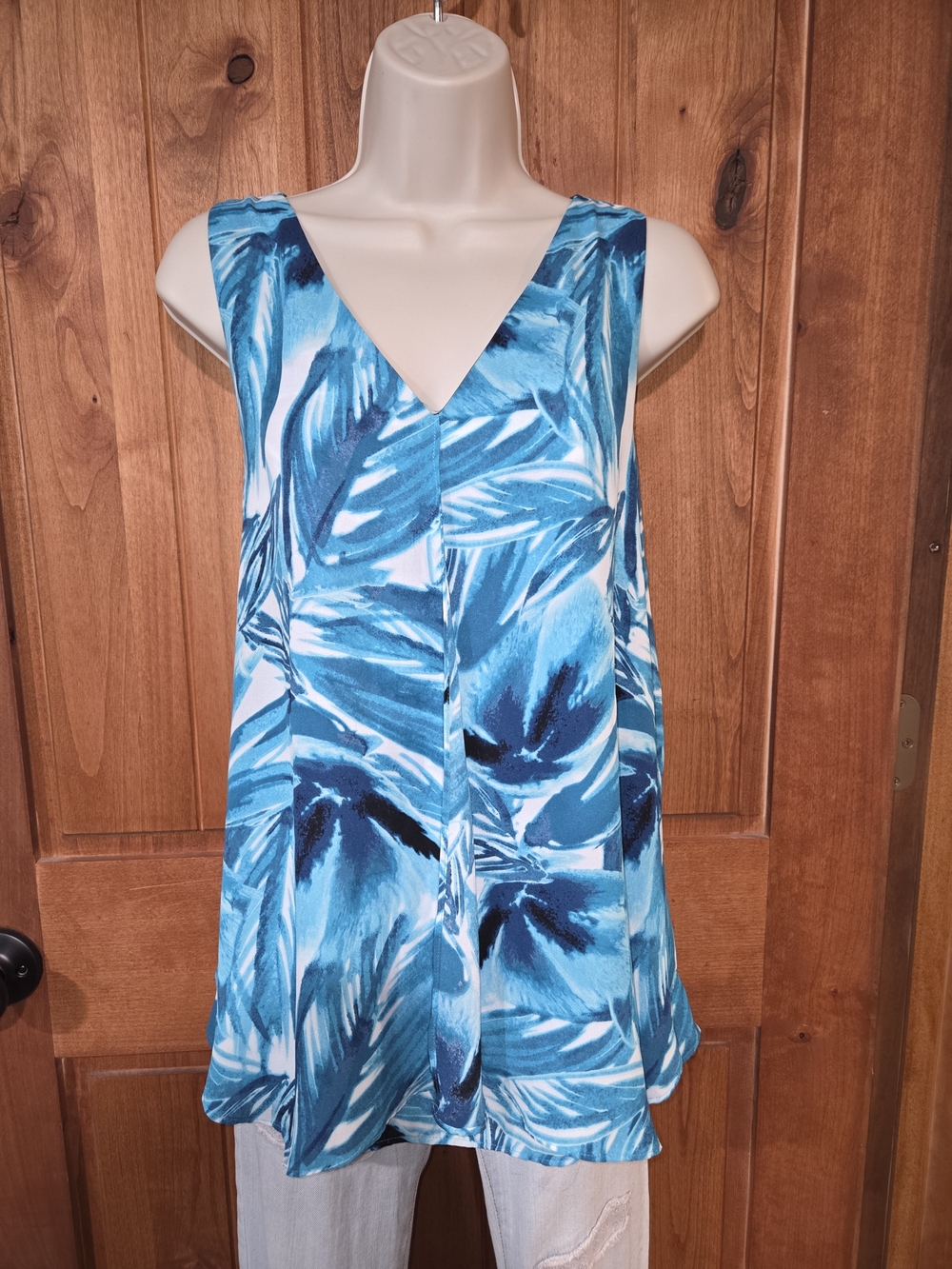 Zac & Rachel Blue Tropical‎ Print V-Neck Tank